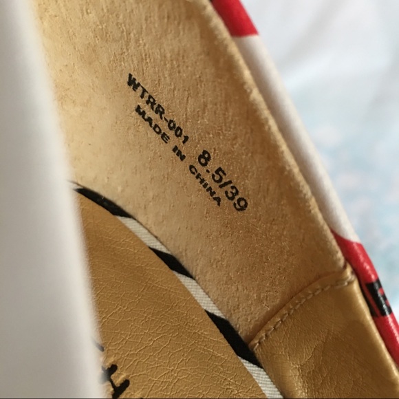 Chinese Laundry Comic Strip Plateform High… - Picture 8 of 8